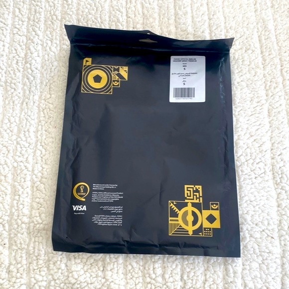 NWT Men’s Black FIFA World Cup Qatar 2022 short sleeve shirt - Picture 10 of 13